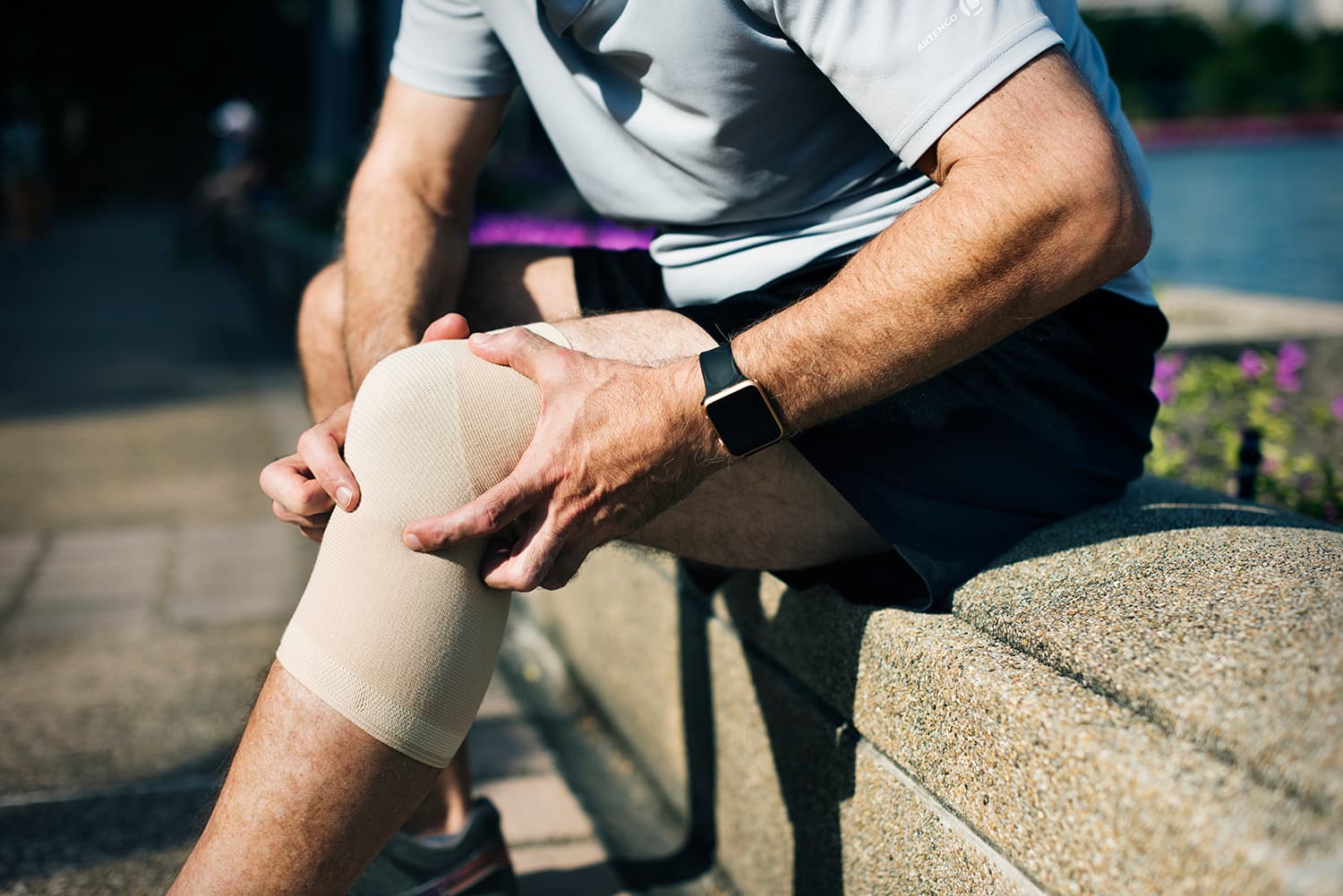 Knee Pain treatment editorial illustration